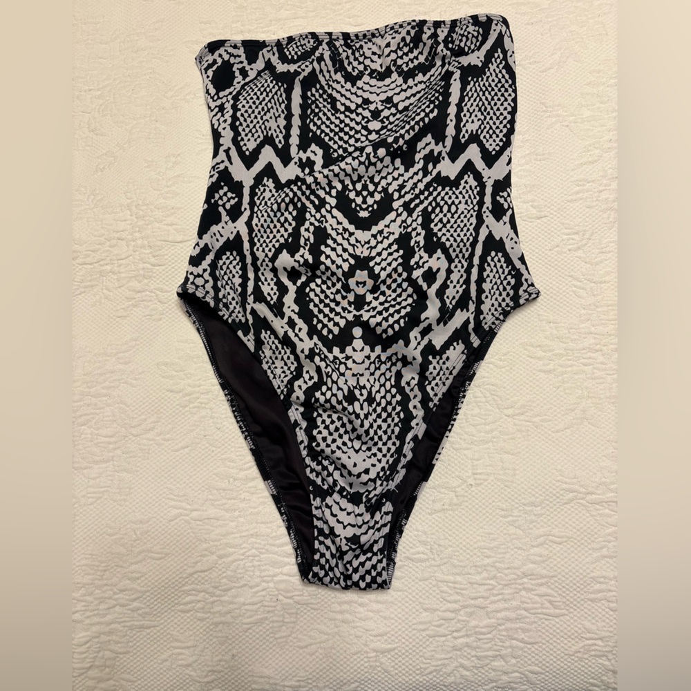 Black and White Snakeskin Print Swimsuit
